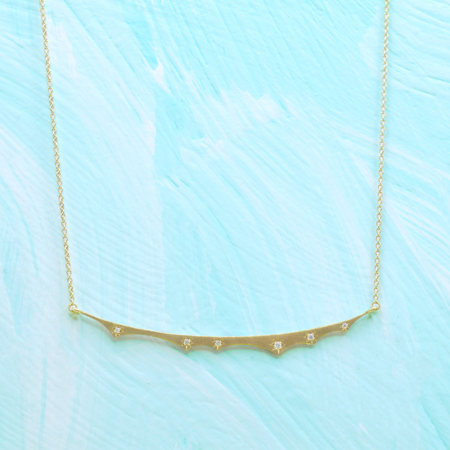 Annie Fensterstock Gold & Diamond "Scallop Bar" Necklace
